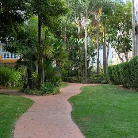 Apartment Luxury 3br Puerto Banus, Pool, Garden, Walk To Marina &