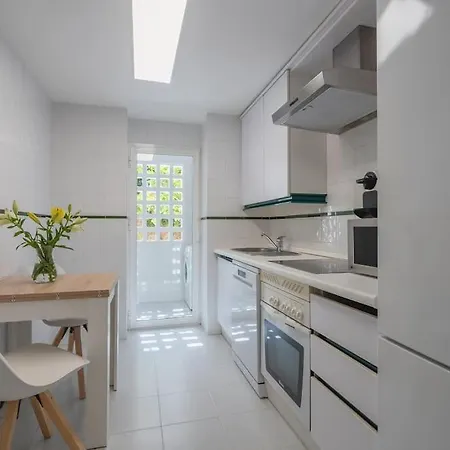 Apartment Luxury 3br Puerto Banus, Pool, Garden, Walk To Marina & *