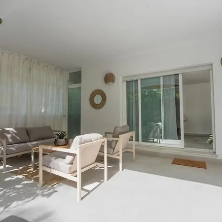 Apartment Luxury 3br Puerto Banus, Pool, Garden, Walk To Marina & *