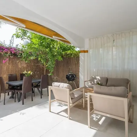 Apartment Luxury 3br Puerto Banus, Pool, Garden, Walk To Marina &