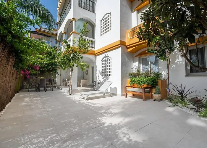Apartment Luxury 3br Puerto Banus, Pool, Garden, Walk To Marina & *